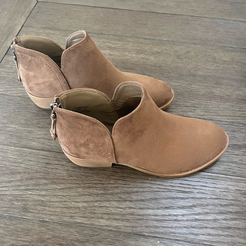 Journee Collection Livvy Bootie in Brown Suede
